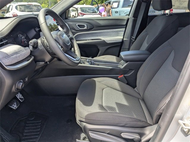 New 2024 Jeep Compass Sport image 21