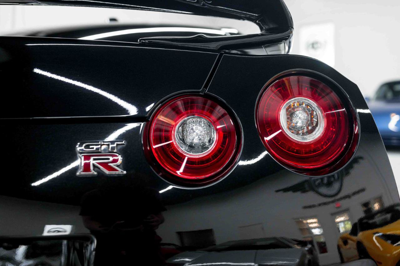 Used 2015 Nissan GT-R Premium AWD/4WD image 22