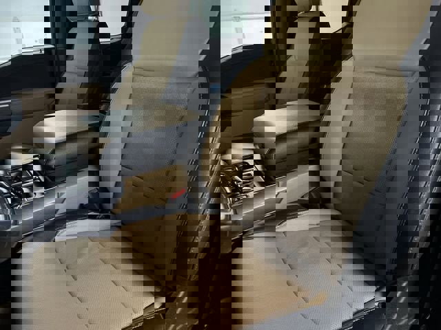 Used 2023 Ford F150 Lariat w/ Trailer Tow Package image 19