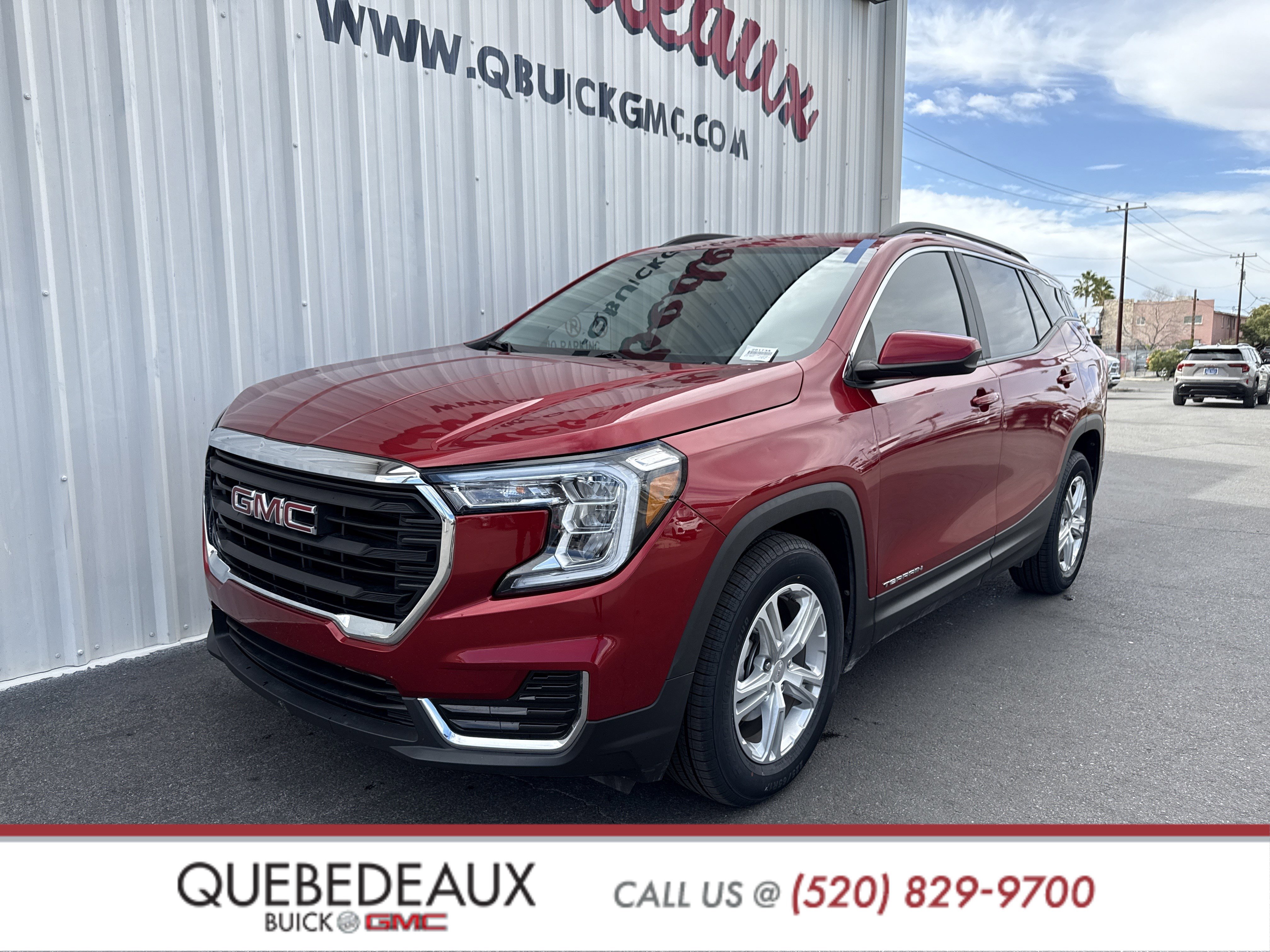 Used 2022 GMC Terrain SLE w/ Driver Convenience Package image 5