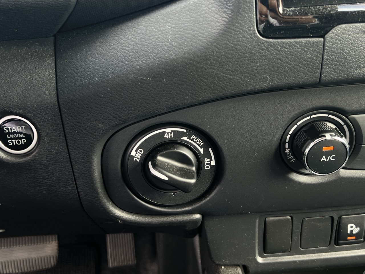 Used 2024 Nissan Frontier SV w/ Technology Package AWD/4WD image 9