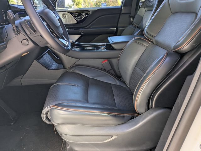 New 2025 Lincoln Aviator Black Label AWD/4WD image 10