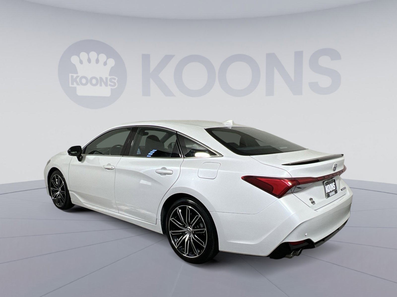 Used 2019 Toyota Avalon Touring w/ Advanced Safety Package image 8