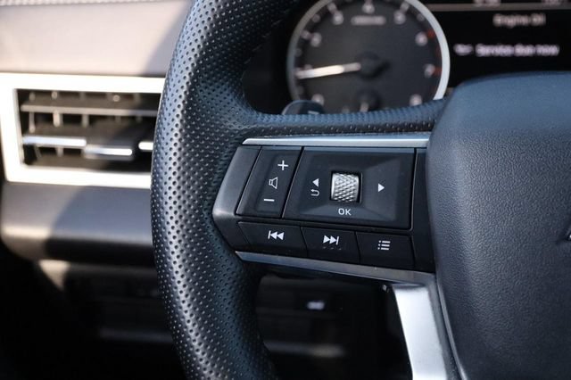 Used 2025 Mitsubishi Outlander SEL AWD/4WD image 13
