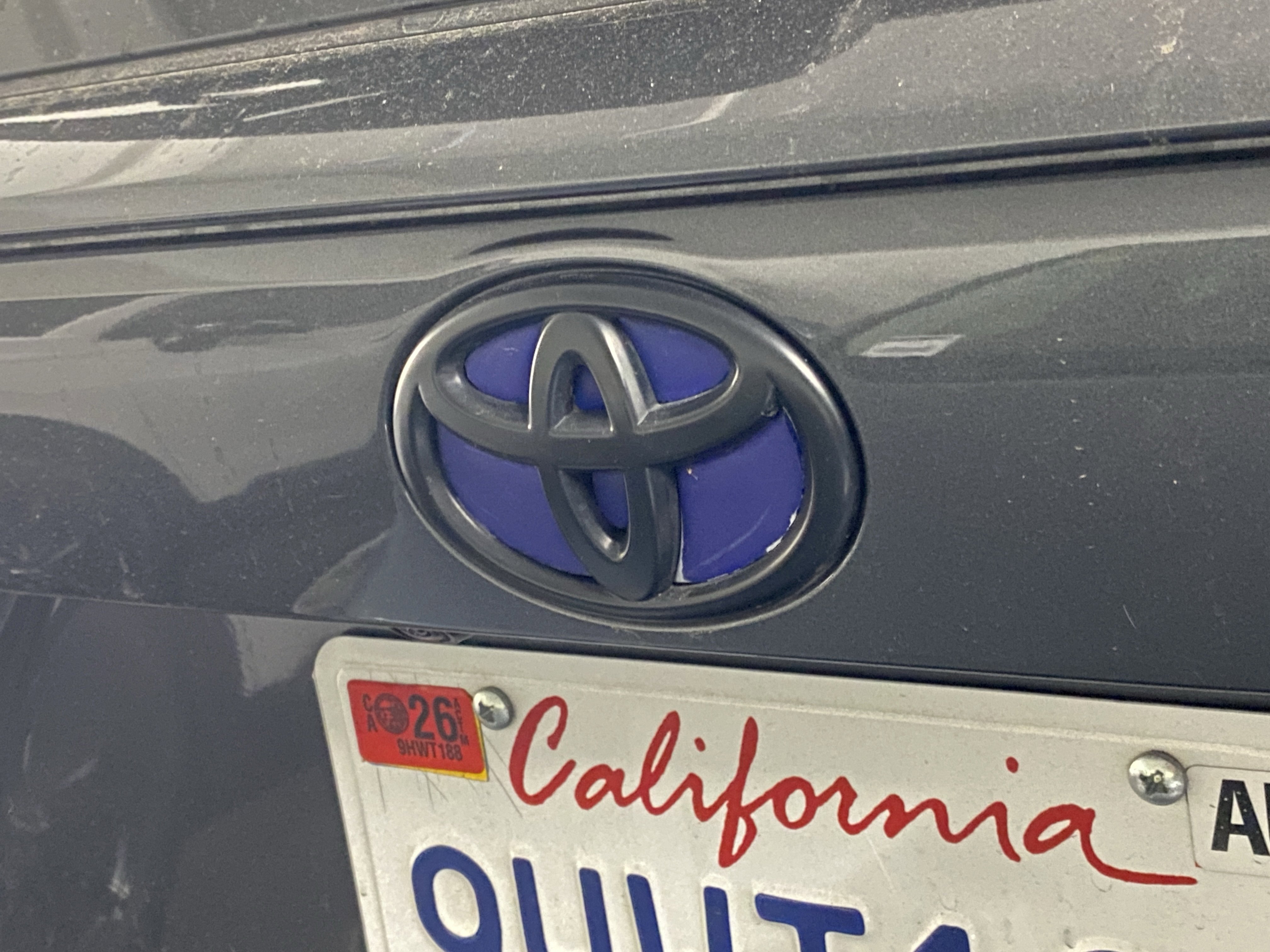 Used 2023 Toyota RAV4 XLE Premium image 2