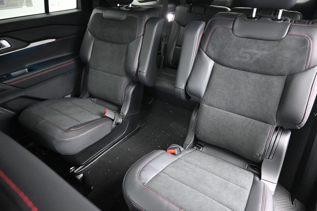 New 2026 Ford Explorer ST RWD image 19