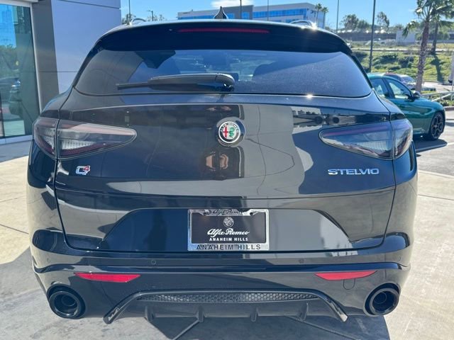 New 2025 Alfa Romeo Stelvio Sprint image 6