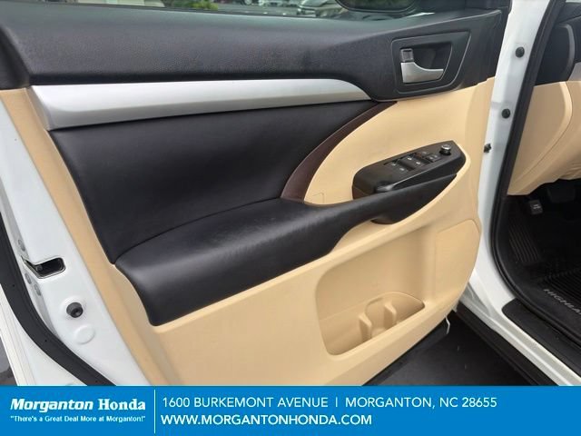 Used 2018 Toyota Highlander XLE FWD image 14