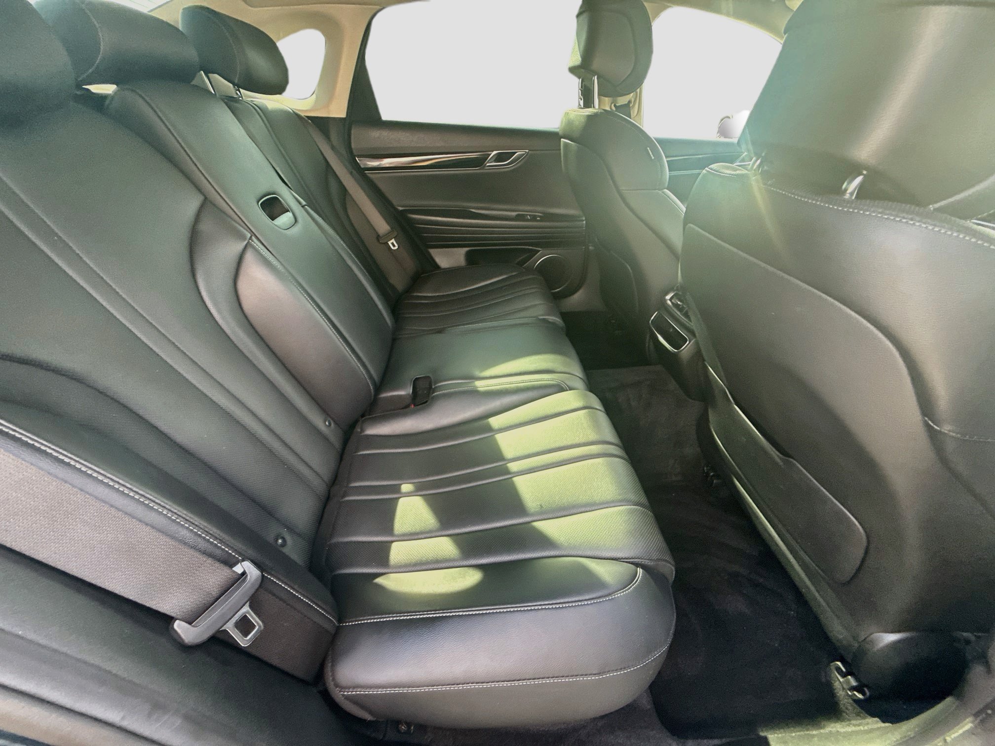 Used 2021 Genesis G80 2.5T RWD image 29