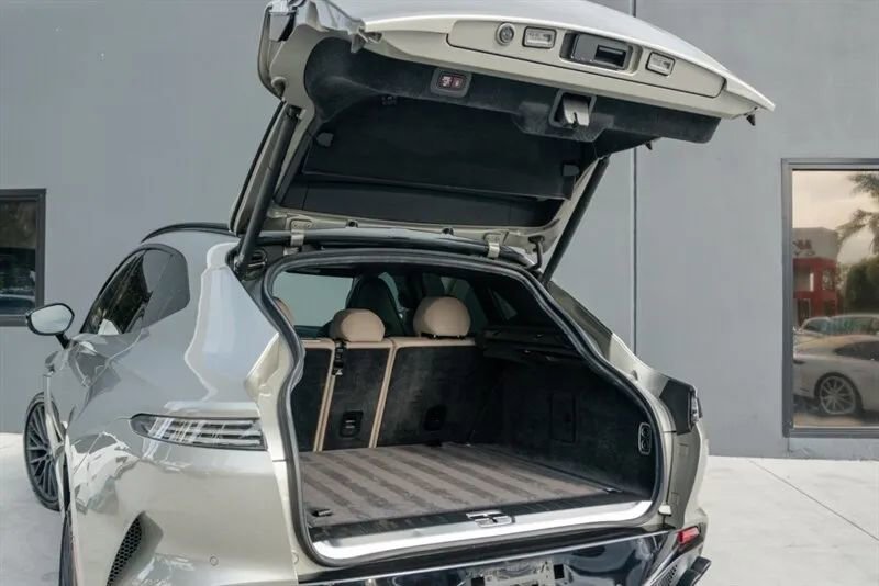 Used 2023 Aston Martin DBX 707 image 19
