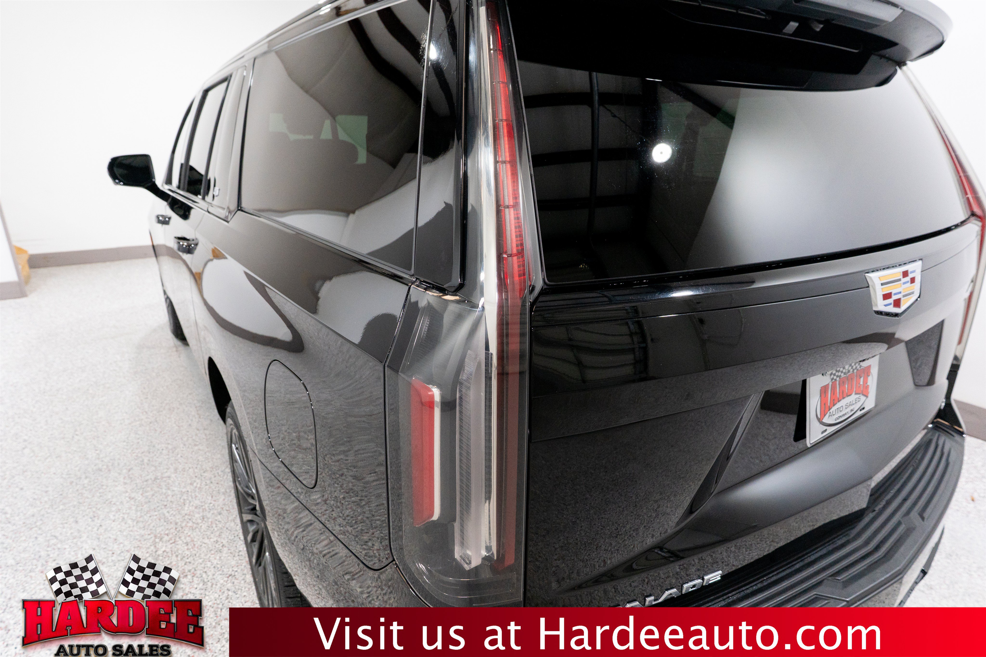 Used 2023 Cadillac Escalade ESV Sport w/ Touring Package AWD/4WD image 9