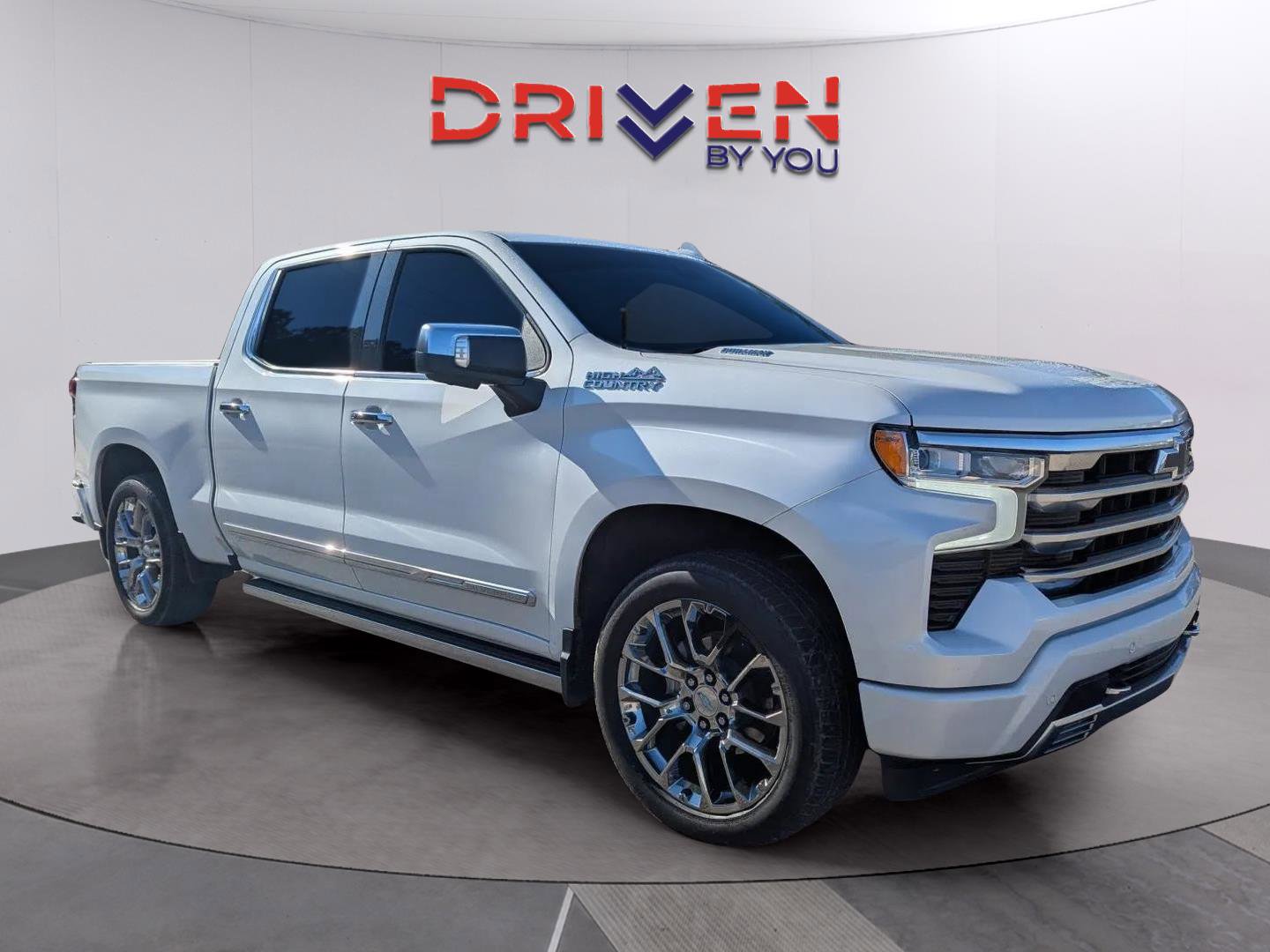 Used 2025 Chevrolet Silverado 1500 High Country AWD/4WD image 7