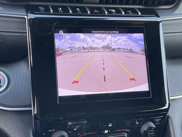 Used 2026 Jeep Grand Cherokee Laredo X AWD/4WD image 18