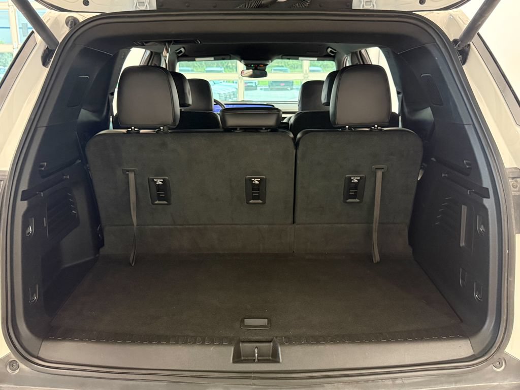 Used 2025 Buick Enclave Preferred FWD image 37