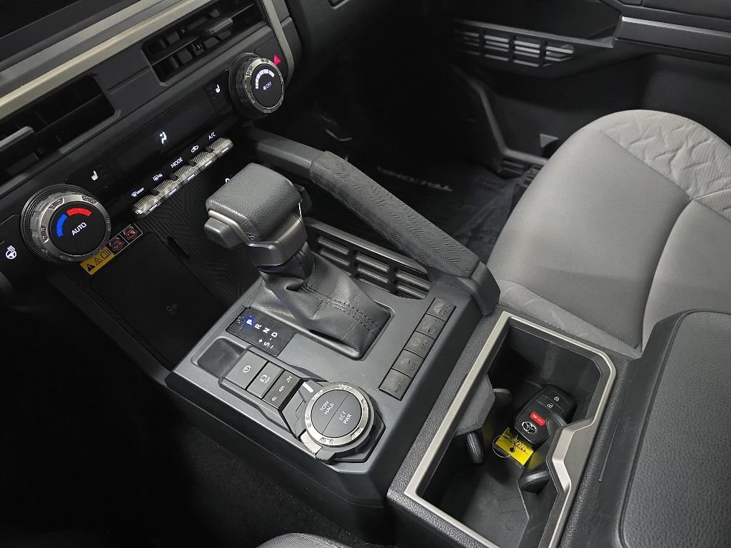 Used 2024 Toyota Tacoma SR5 AWD/4WD image 26