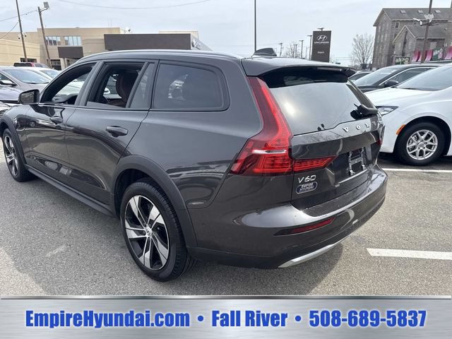 Used 2025 Volvo V60 B5 Cross Country Plus AWD/4WD image 10