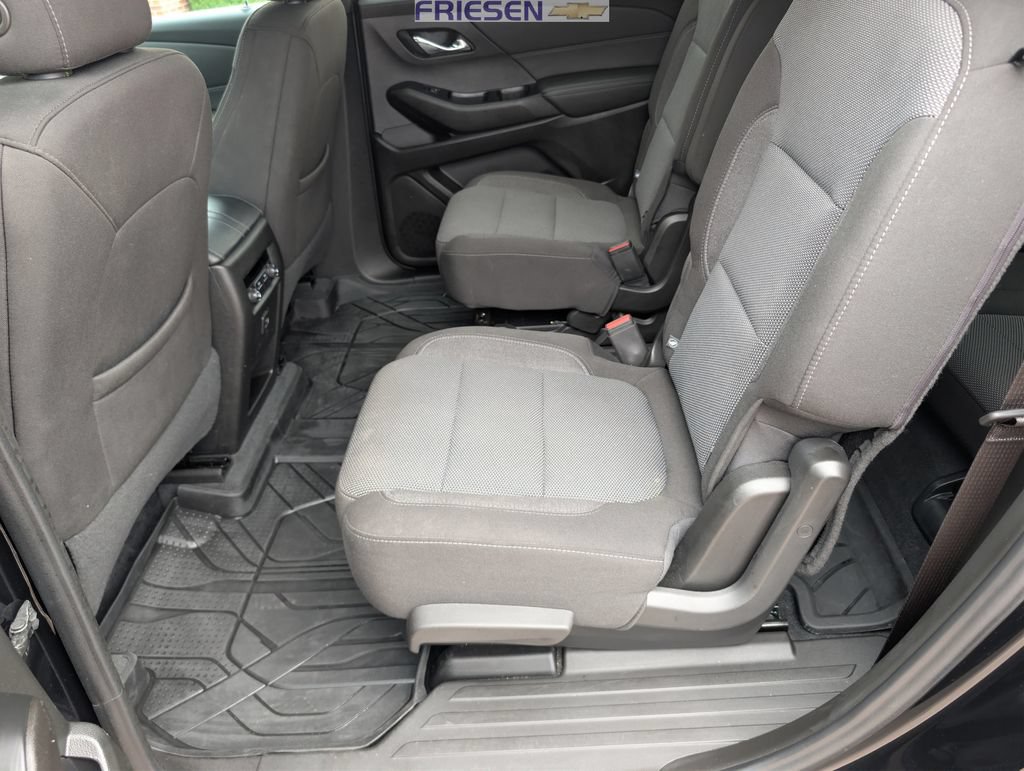 Used 2023 Chevrolet Traverse LT FWD image 18