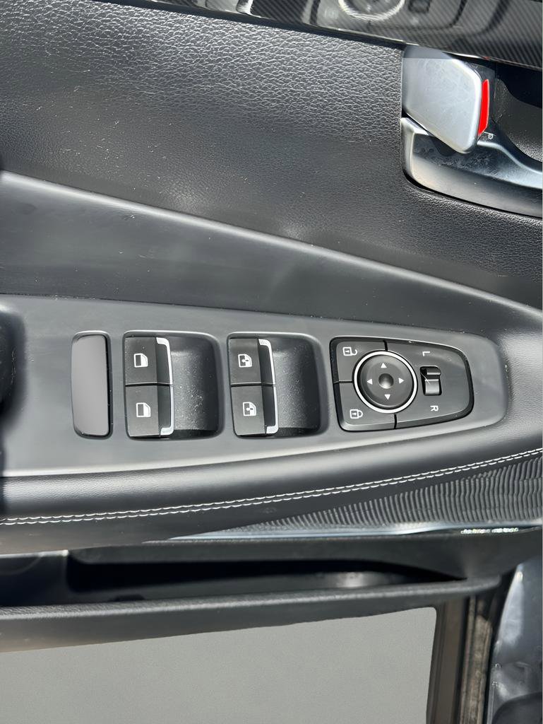 Used 2023 Hyundai Santa Fe SEL w/ Premium Package image 16