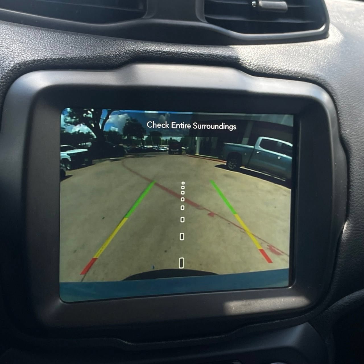 Used 2023 Jeep Renegade Latitude AWD/4WD image 18