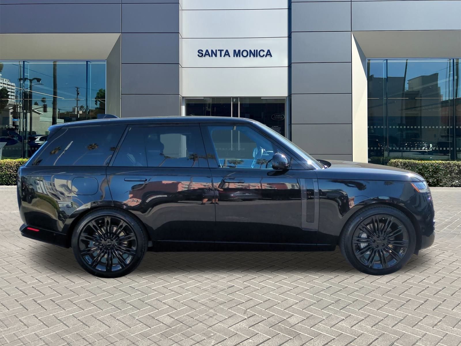 New 2026 Land Rover Range Rover SE image 6