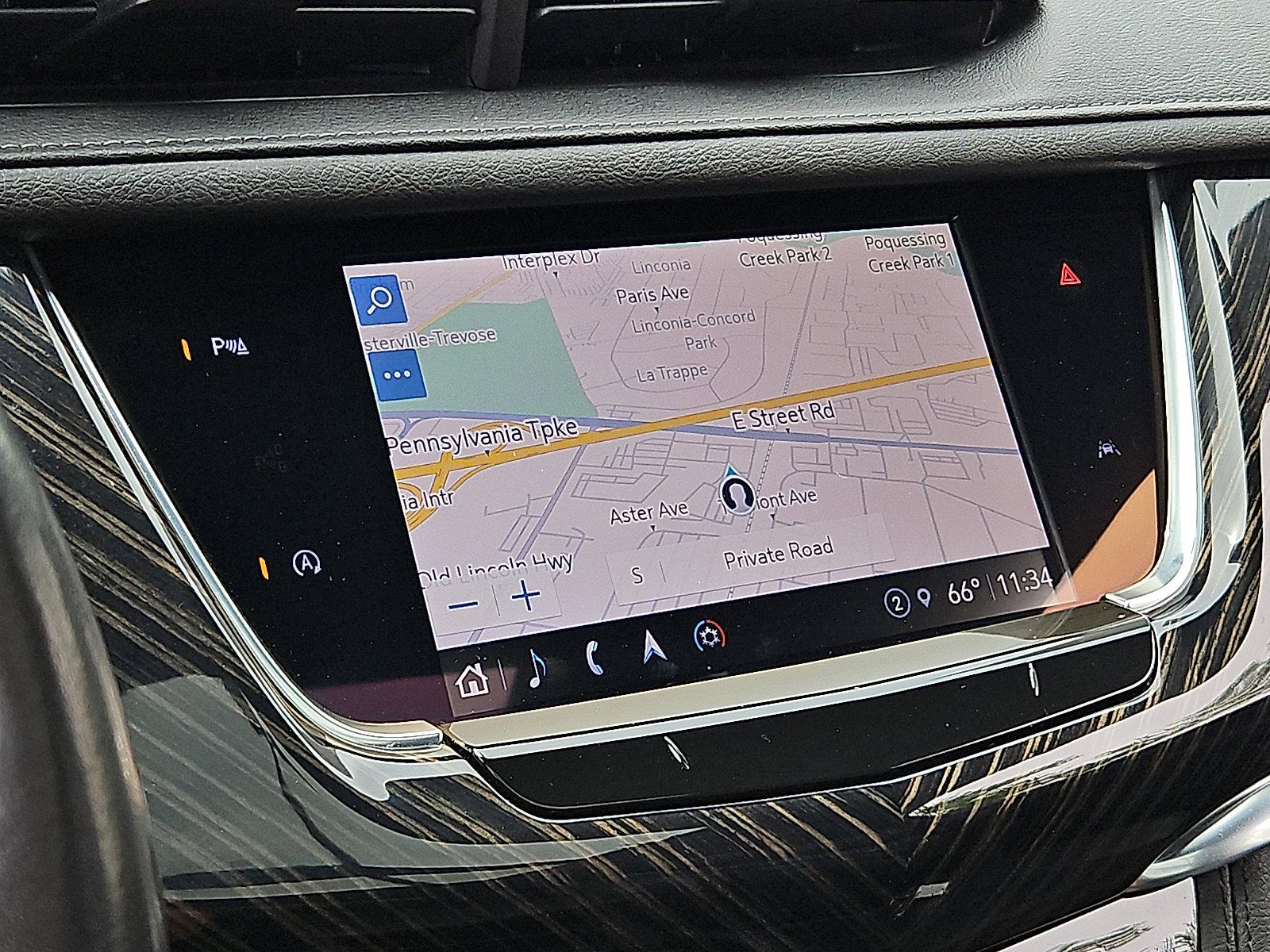 Used 2022 Cadillac XT6 Premium Luxury w/ LPO, Floor Liner Package AWD/4WD image 17