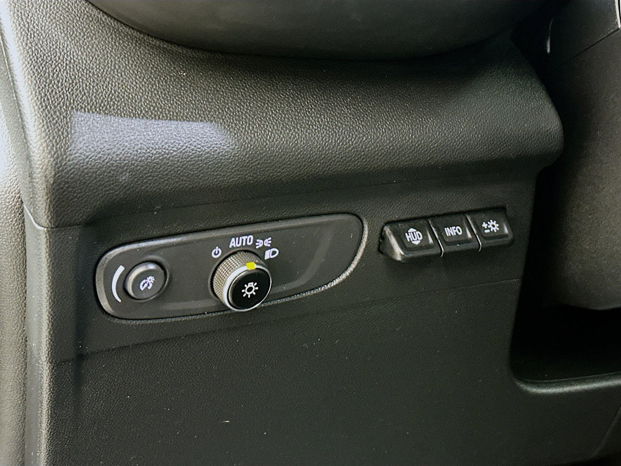 Used 2023 Buick Envision Avenir AWD/4WD image 10