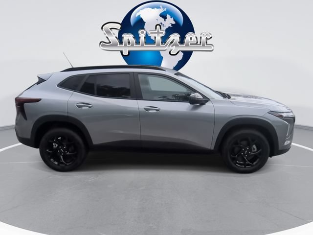 New 2026 Chevrolet Trax LT w/ Midnight Edition FWD image 10