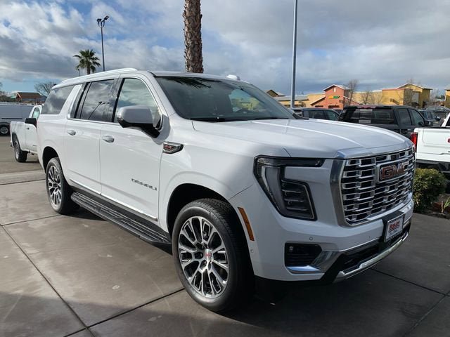 New 2026 GMC Yukon XL Denali AWD/4WD image 4