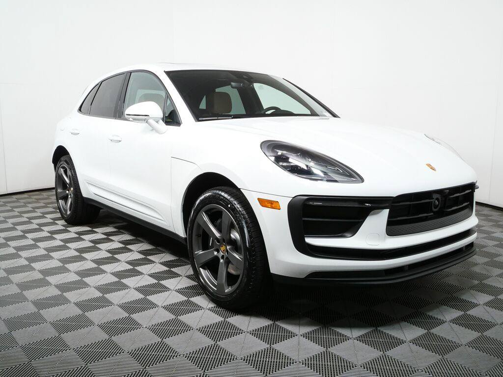 Certified 2026 Porsche Macan AWD/4WD image 27
