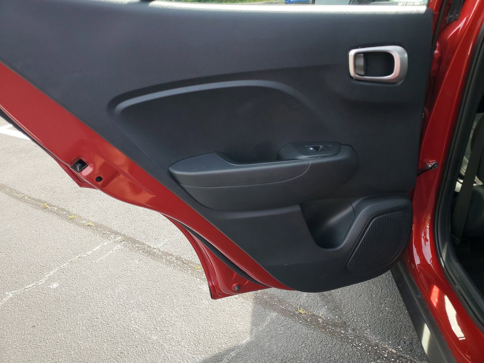 Used 2025 Hyundai Venue SEL FWD image 24