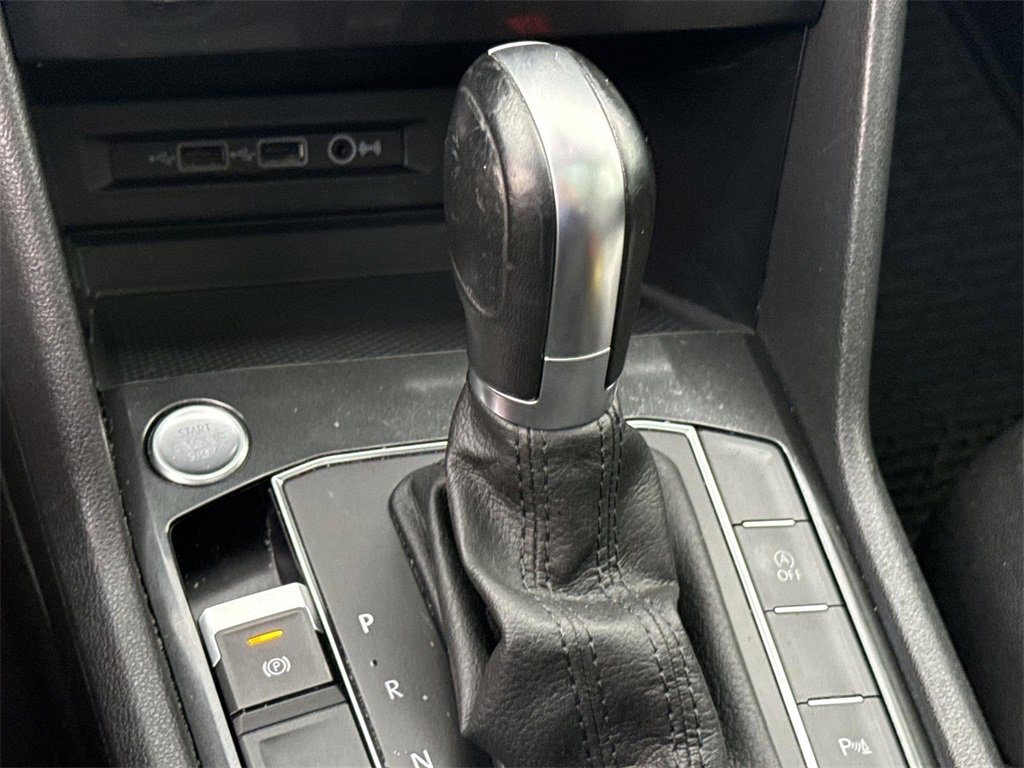 Used 2019 Volkswagen Tiguan SEL image 15