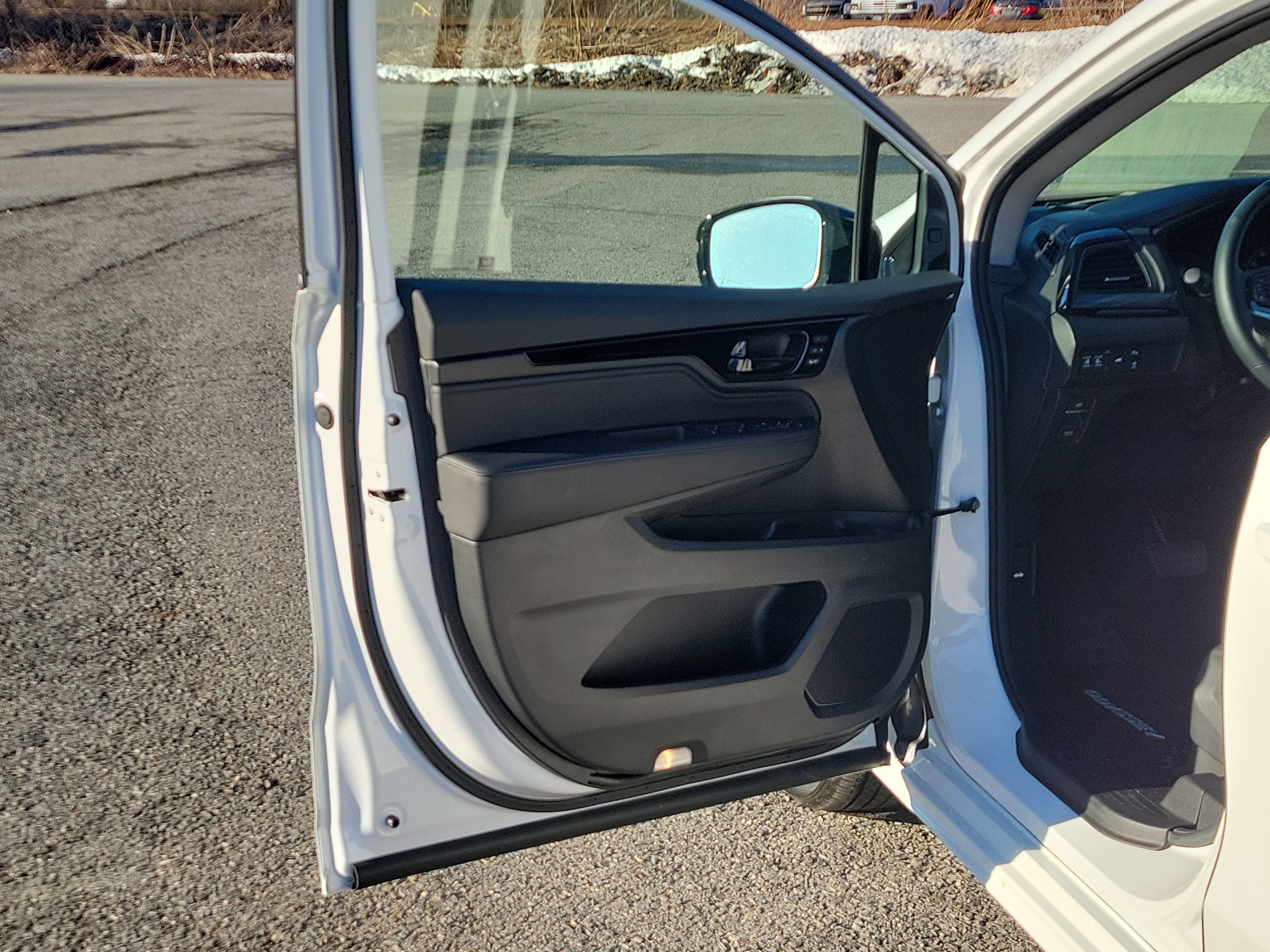 Used 2025 Honda Odyssey Elite image 15