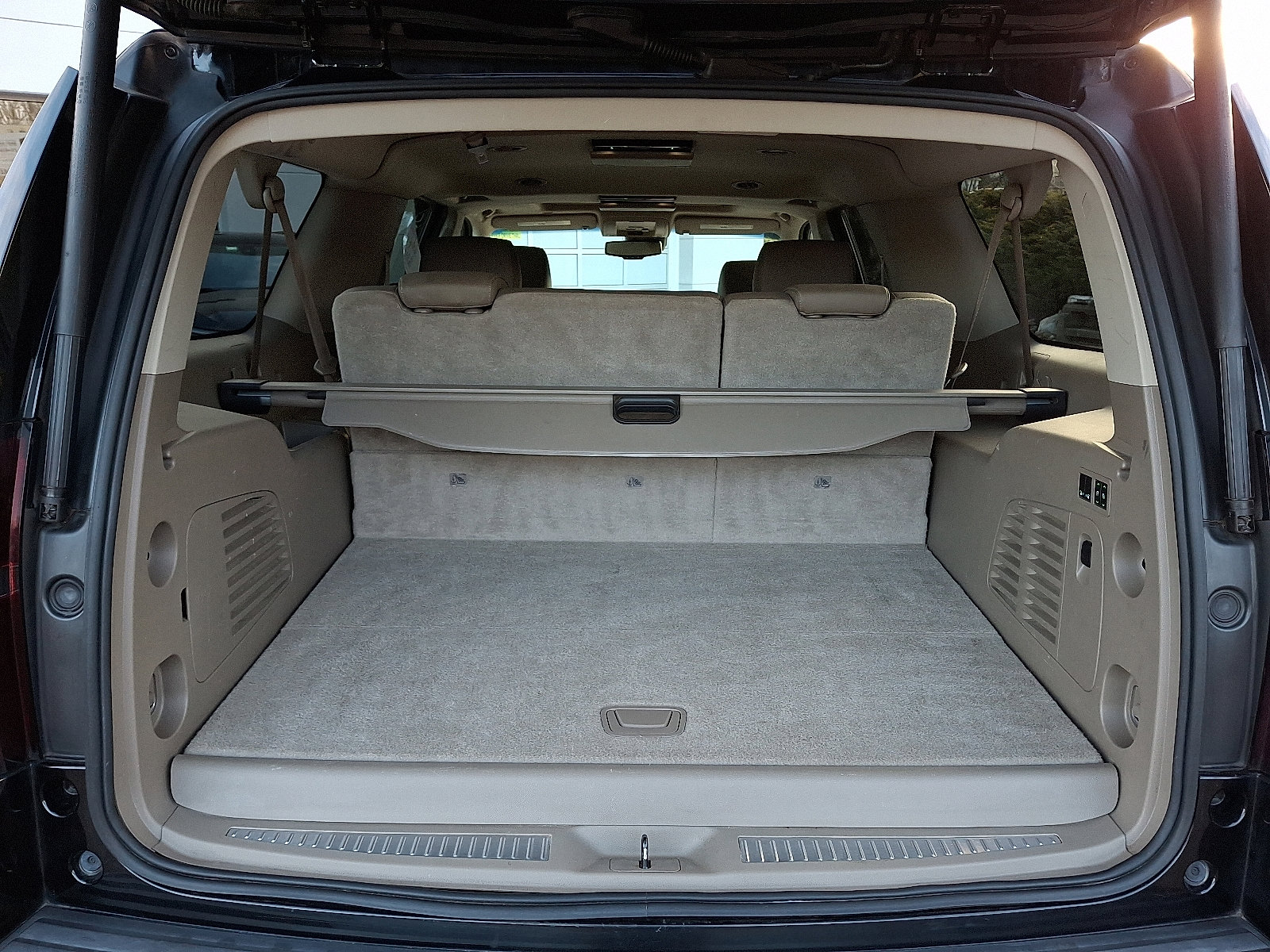 Used 2015 Chevrolet Suburban LTZ image 32