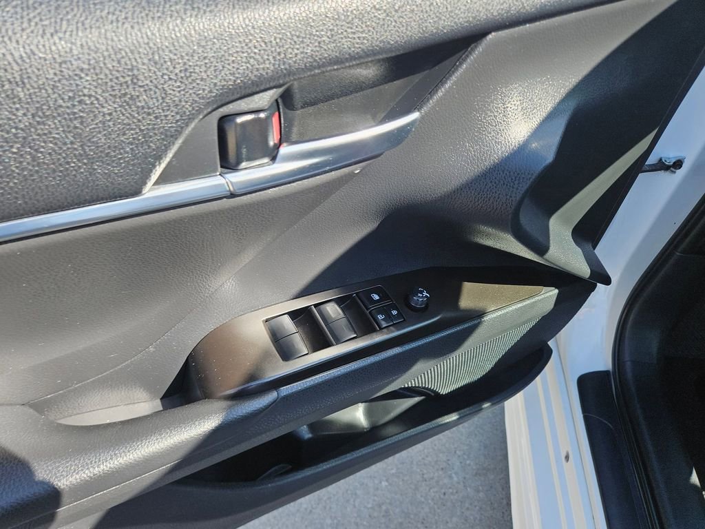 Used 2024 Toyota Camry SE image 15