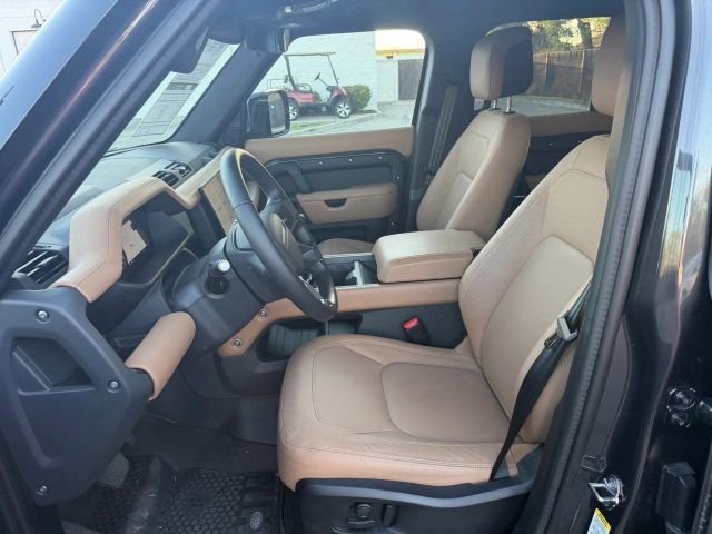 Used 2025 Land Rover Defender 110 X-Dynamic SE image 9