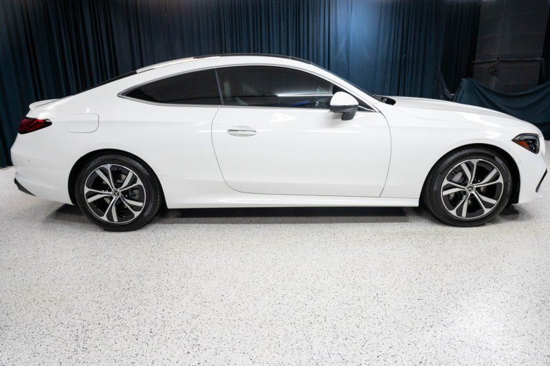 New 2026 Mercedes-Benz CLE 300 4MATIC Coupe image 4