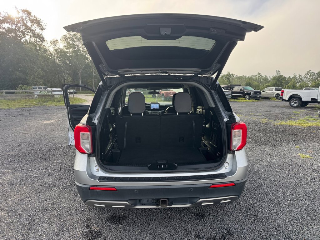 Used 2020 Ford Explorer XLT w/ Equipment Group 202A RWD image 28