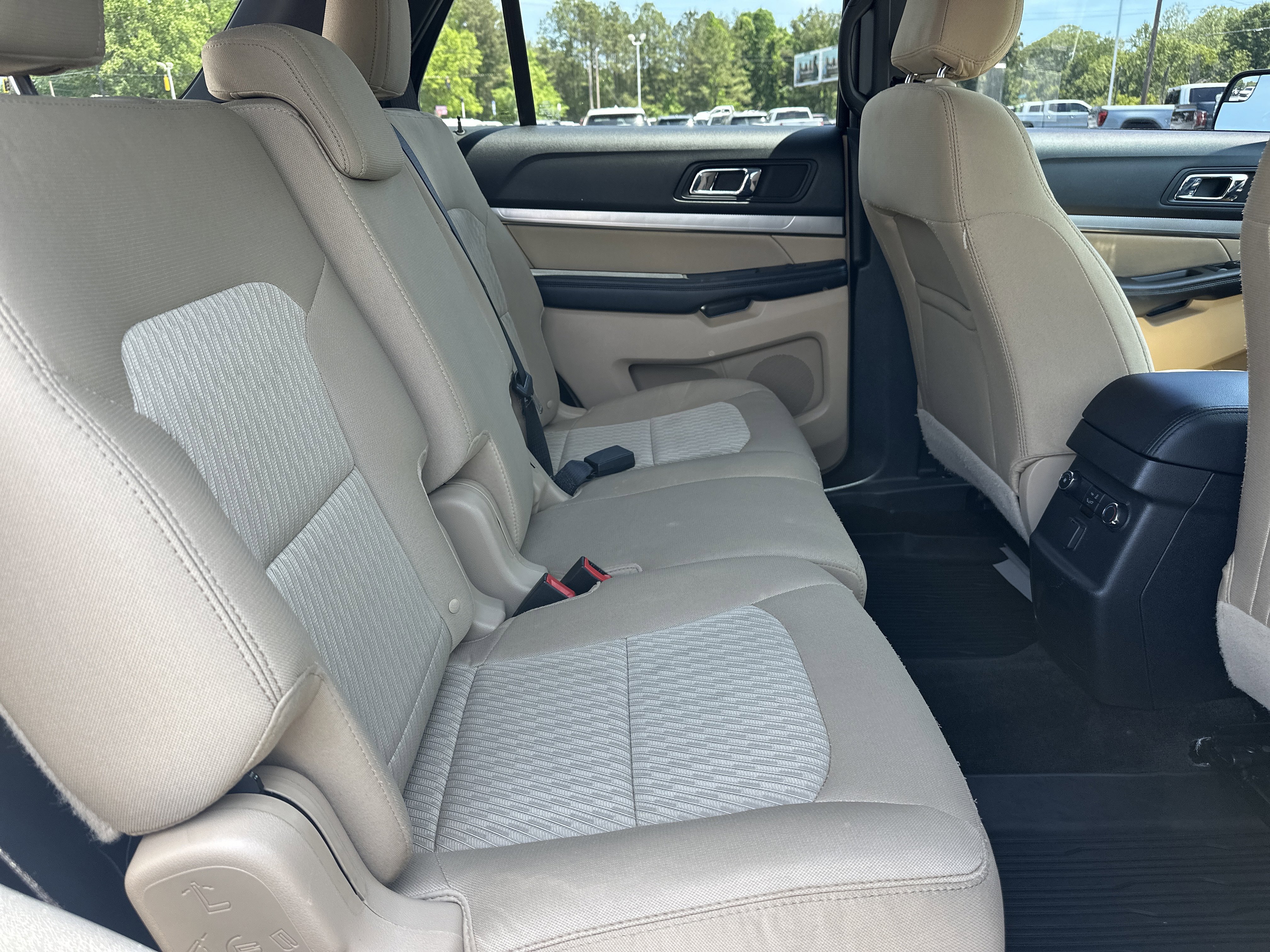 Used 2017 Ford Explorer FWD image 16