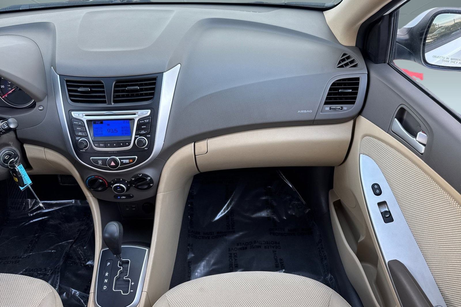 Used 2014 Hyundai Accent GLS image 27