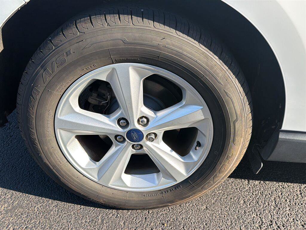 Used 2015 Ford Edge SE FWD image 29