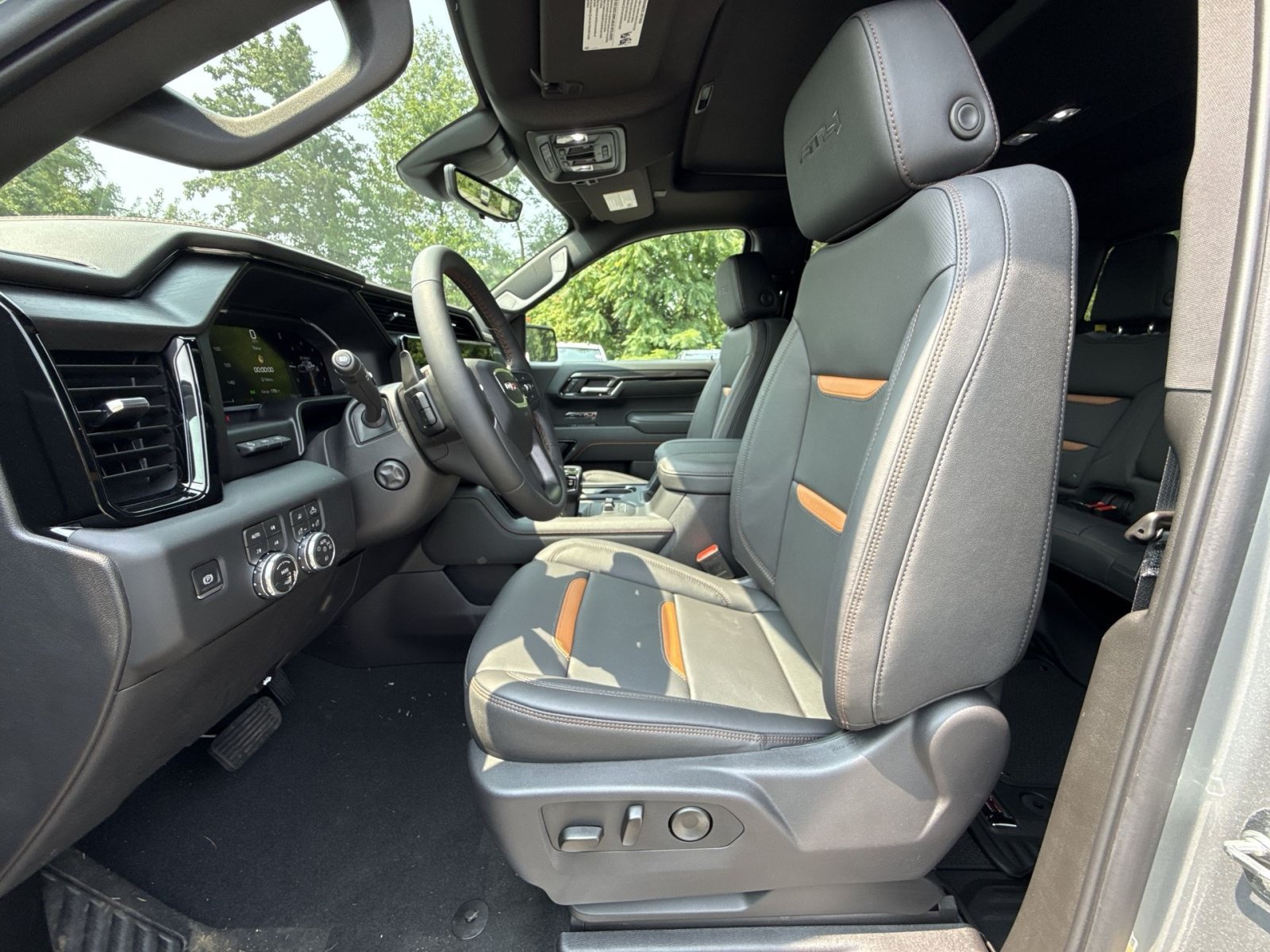 New 2026 GMC Sierra 1500 AT4 w/ AT4 Premium Package AWD/4WD image 13