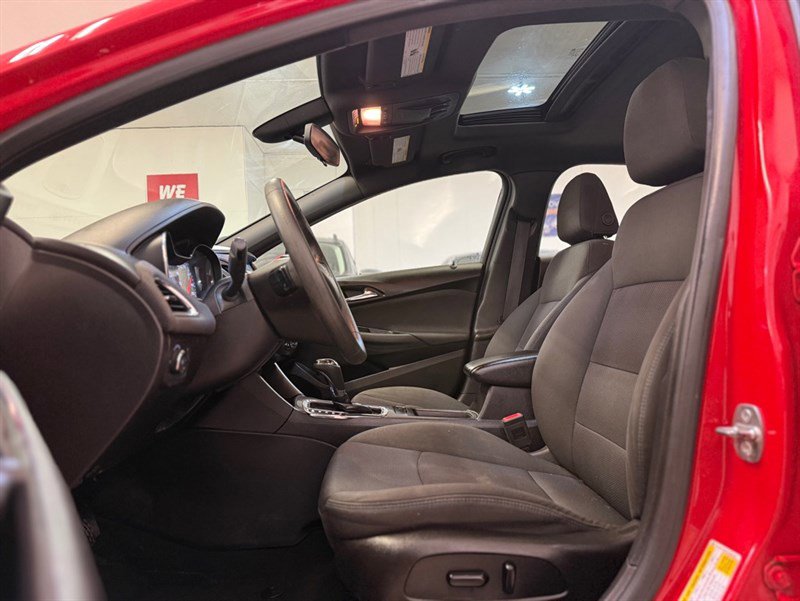 Used 2017 Chevrolet Cruze LT w/ Sun And Sound Package image 8