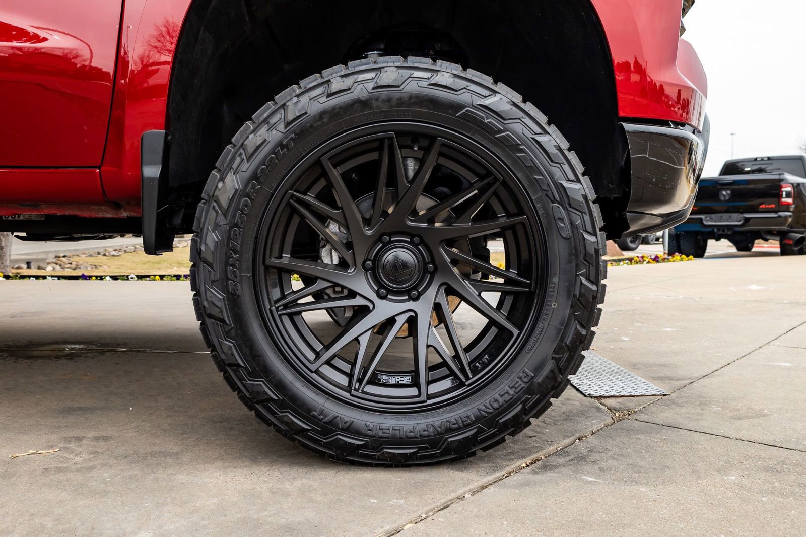 Used 2024 Chevrolet Silverado 1500 LT Trail Boss w/ LT Trail Boss Premium Package AWD/4WD image 12