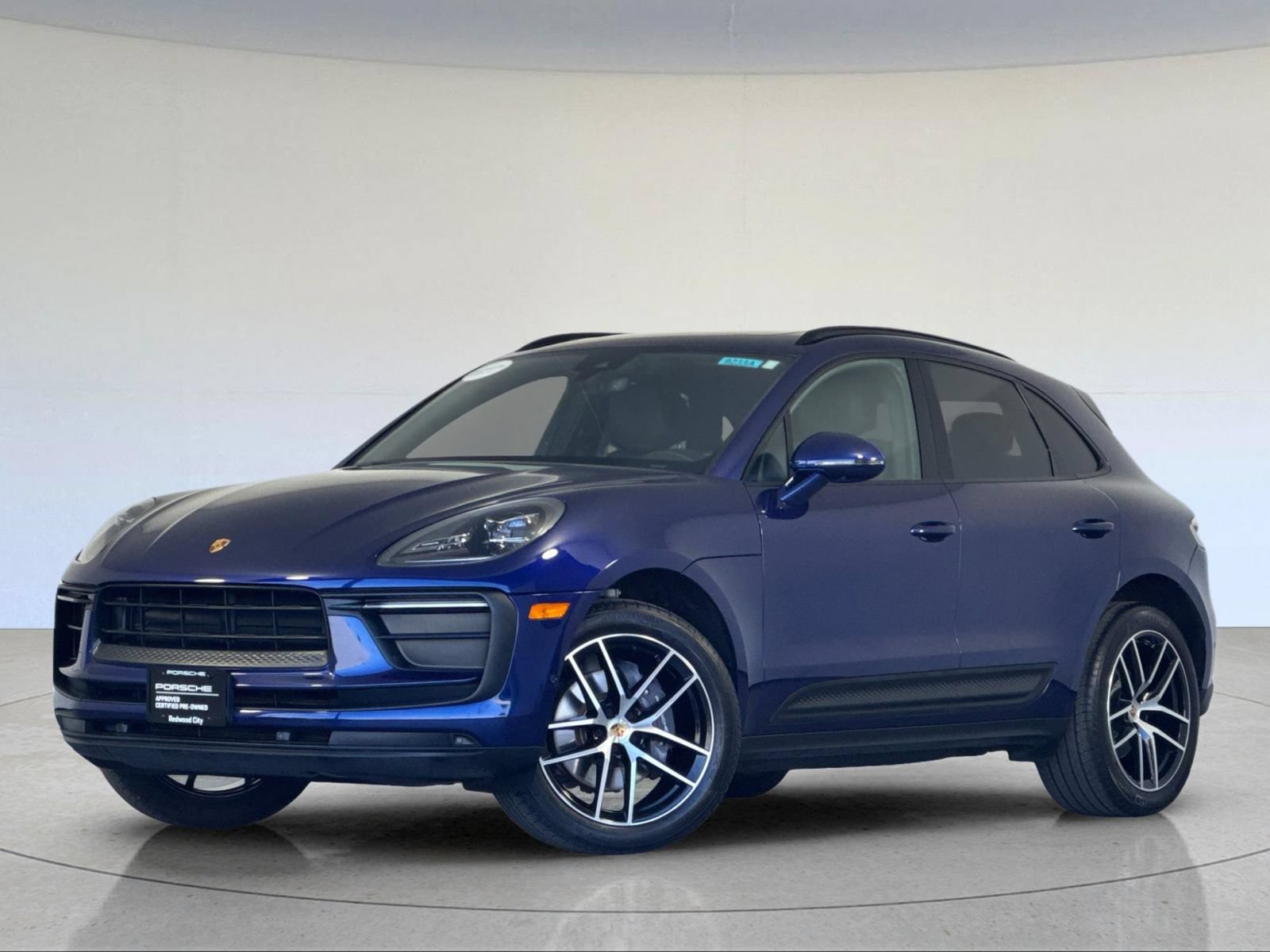 Certified 2022 Porsche Macan AWD/4WD image 1
