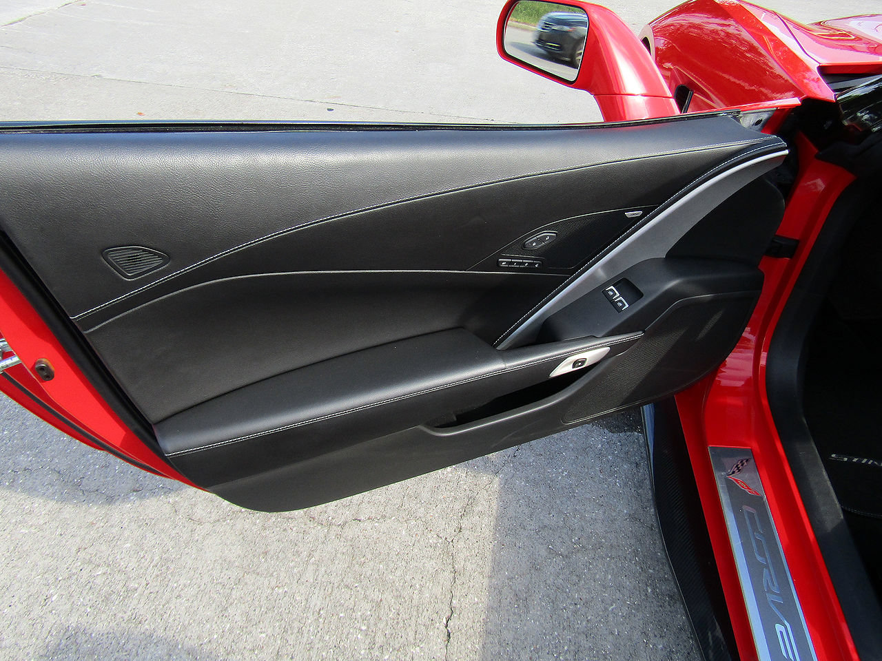 Used 2015 Chevrolet Corvette Stingray Convertible w/ 2LT Preferred Equipment Group RWD image 11