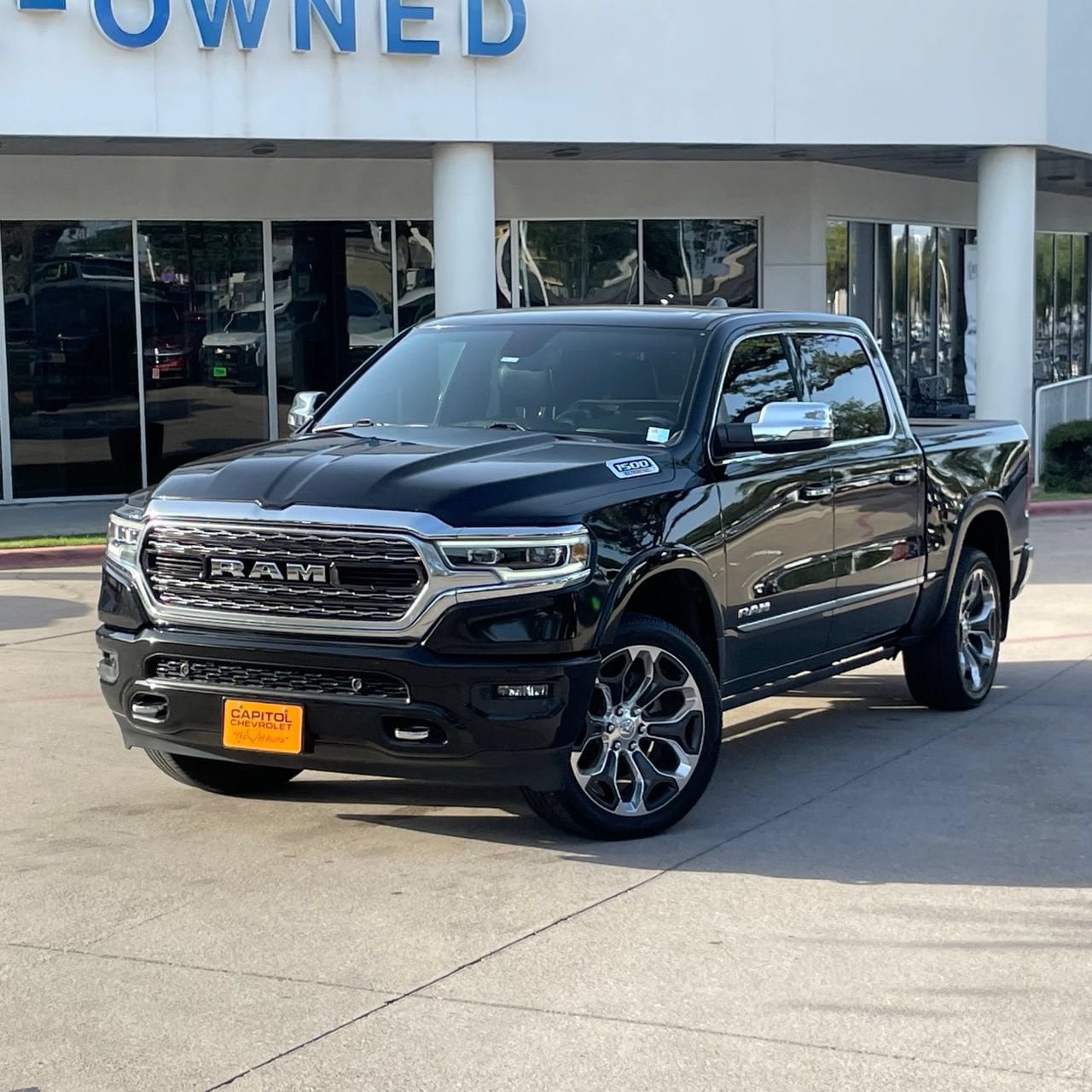 Used 2020 RAM 1500 Limited w/ Body Color Bumper Group RWD image 9