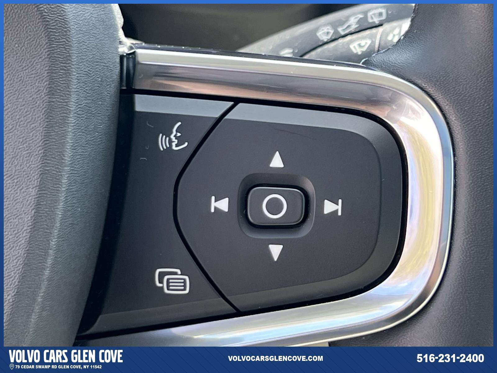 Used 2023 Volvo XC40 B5 Plus w/ Driver Assist Package image 22