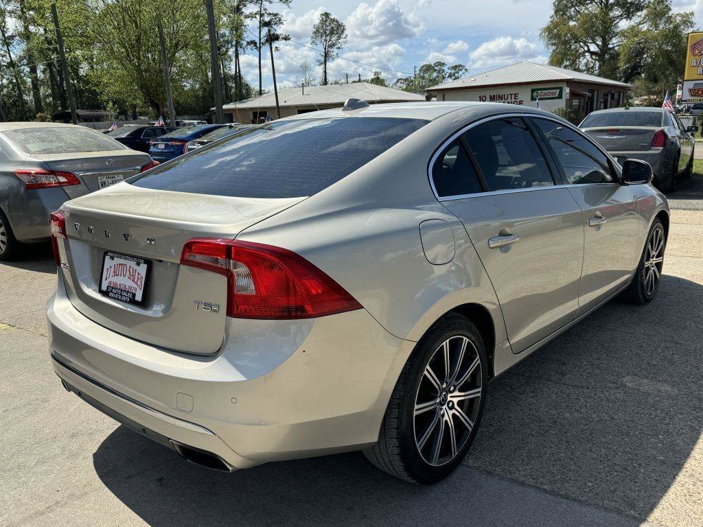 Used 2017 Volvo S60 T5 Inscription Platinum image 5