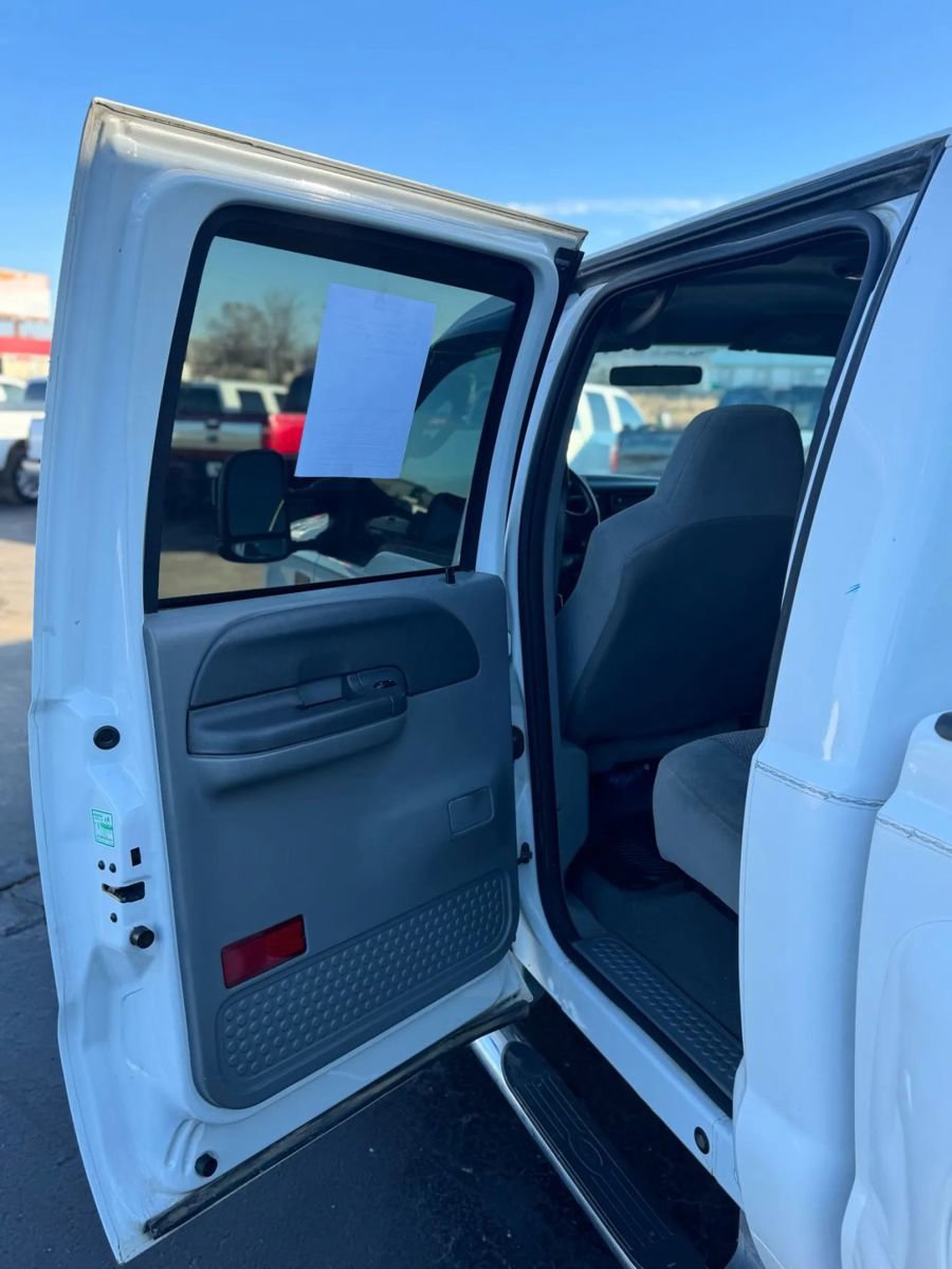 Used 2003 Ford F350 XLT image 12