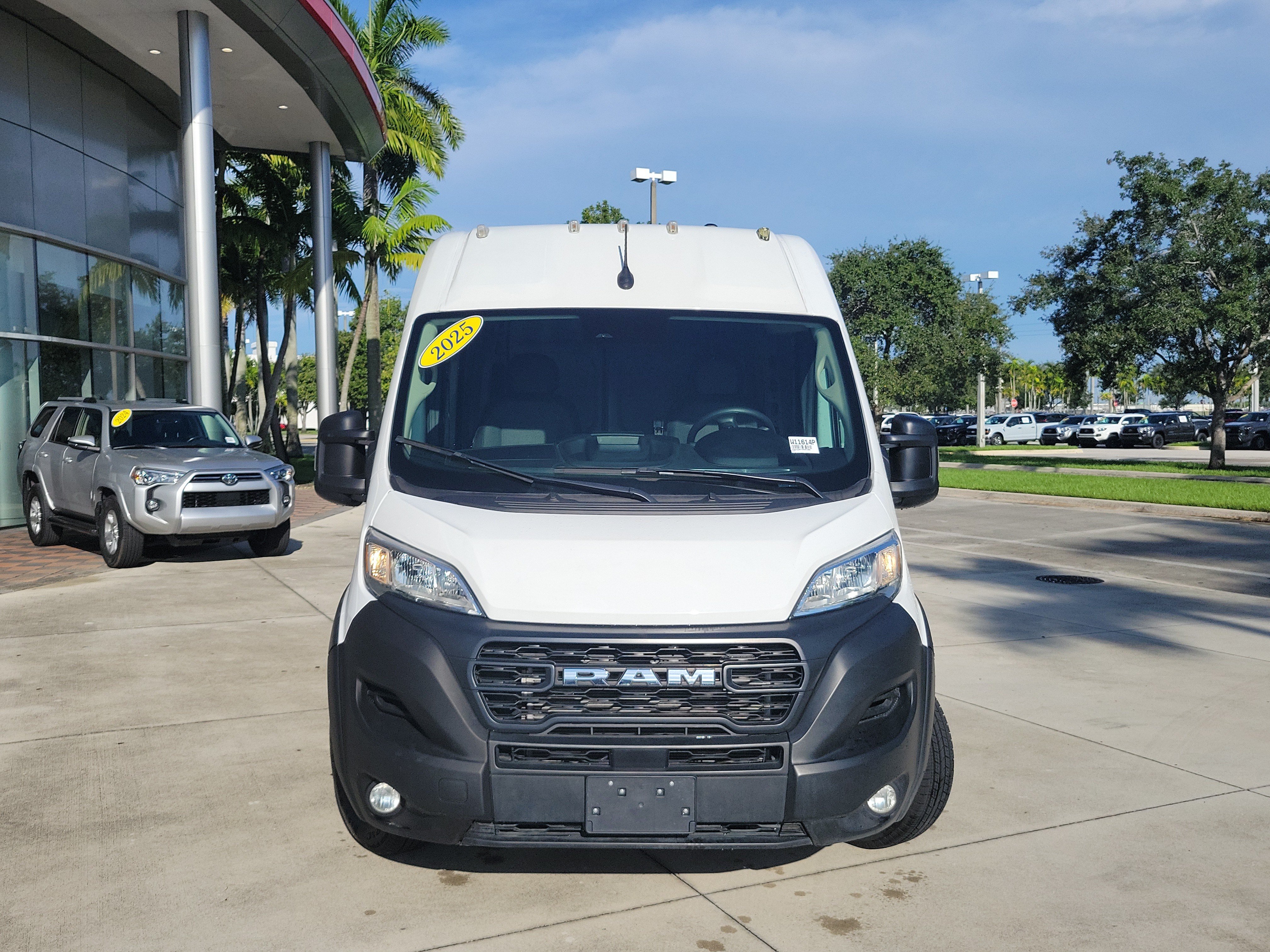 Used 2025 RAM ProMaster 2500 w/ Convenience Group FWD image 2